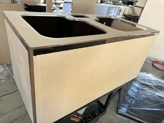 48x24x24 Tank 1/2" Thick with Back center overflow and Lids