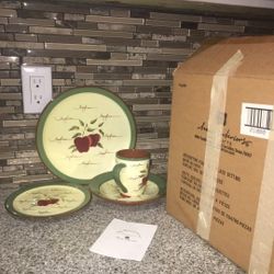 NEW VINTAGE HOME INTERIORS APPLE ORCHARD COLLECTION 4 PIECE Dinner SET