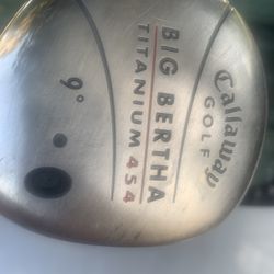 Calloway Big Bertha 454 Driver, graphite shaft, good condition, regular wear and tear from driving