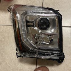 Headlight  Yukon Denali 2018