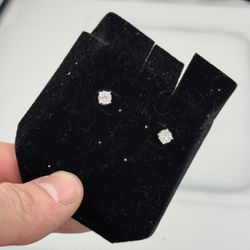 Diamond earrings Studs