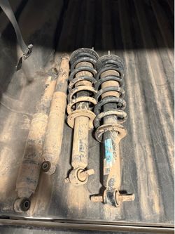 23 Colorado Z71 stock suspension front + rear