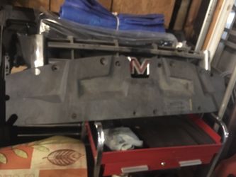 07-11 GMC Sierra top engine radiator cover