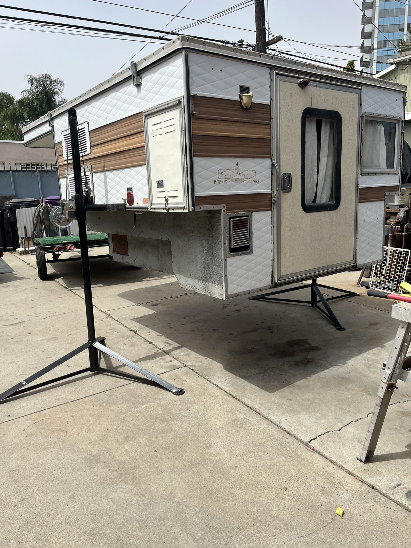 1980’s 4 Wheel Camper Bronco Blazer Scout.