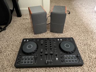 Pioneer DJ DDJ-FLX4 DJ Controller w speakers