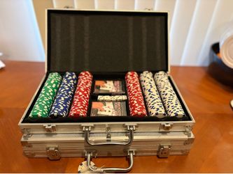 2 Texas Hold ‘Em poker sets.