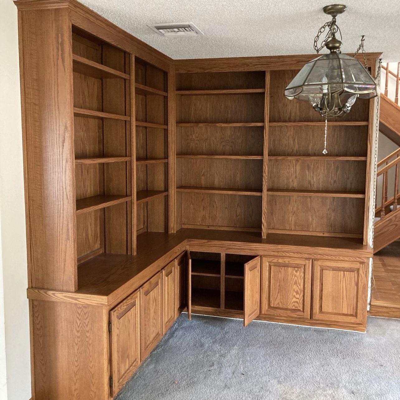Oak cabinet with shelves 