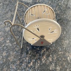 Pet hay feeding station (Living World brand)