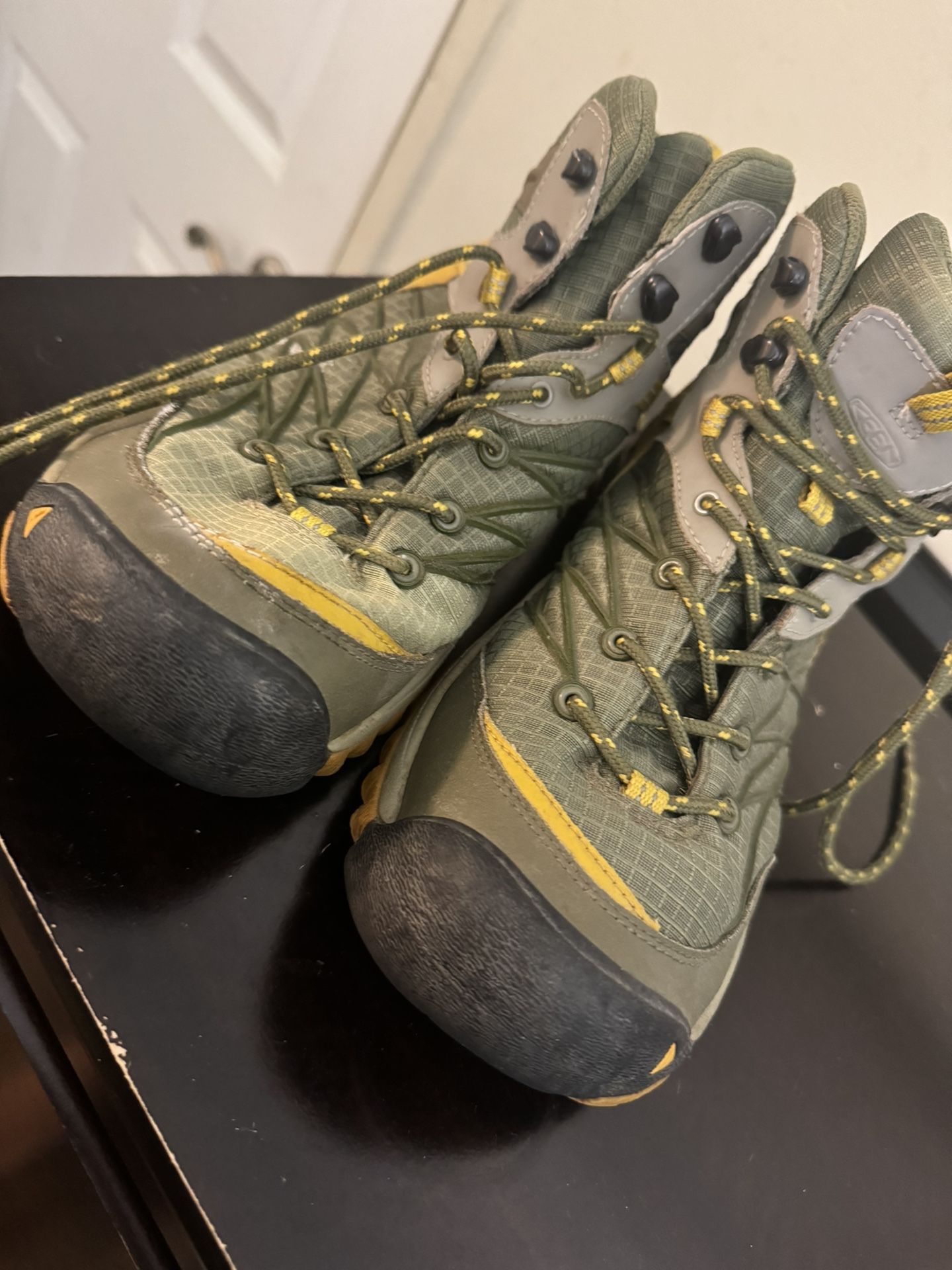 Keen Men’s Hiking Boots 10.5