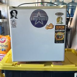 Mini Fridge 