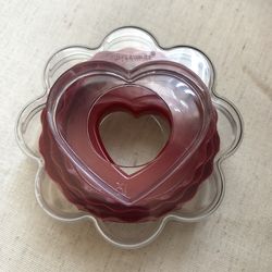 Vintage Tupperware 5 piece Stackable cookie cutter set