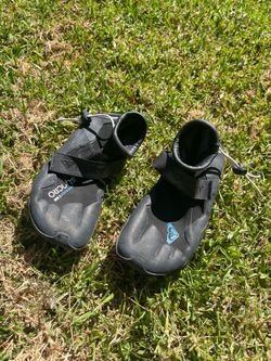 Roxy Synchro 2mm Reef Boots, women’s size 6