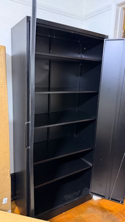 Storage cabinet