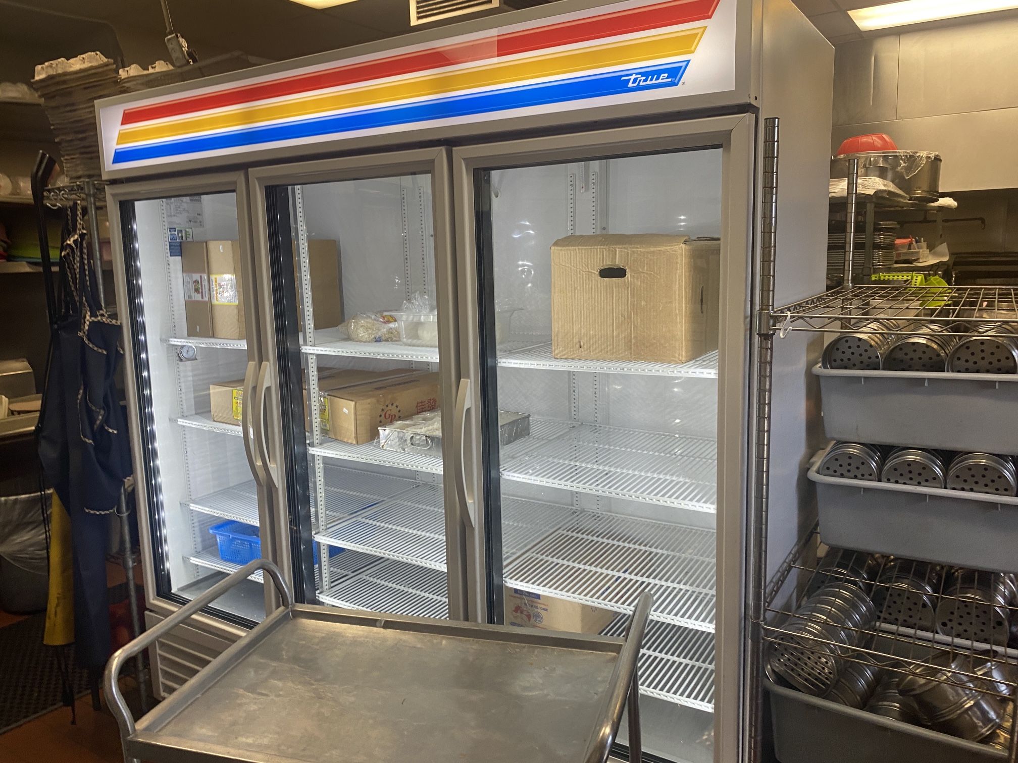 True - GDM-72-HC~TSL01 - 72 cu ft Refrigerated Merchandiser w/ 3 Swing Doors