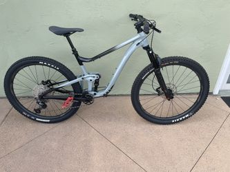 Giant Trance 2 (29”) Large (New Condition)