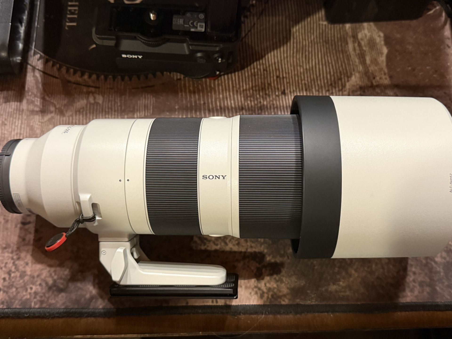Sony FE 200-600mm F/5.6-6.3 G OSS lens