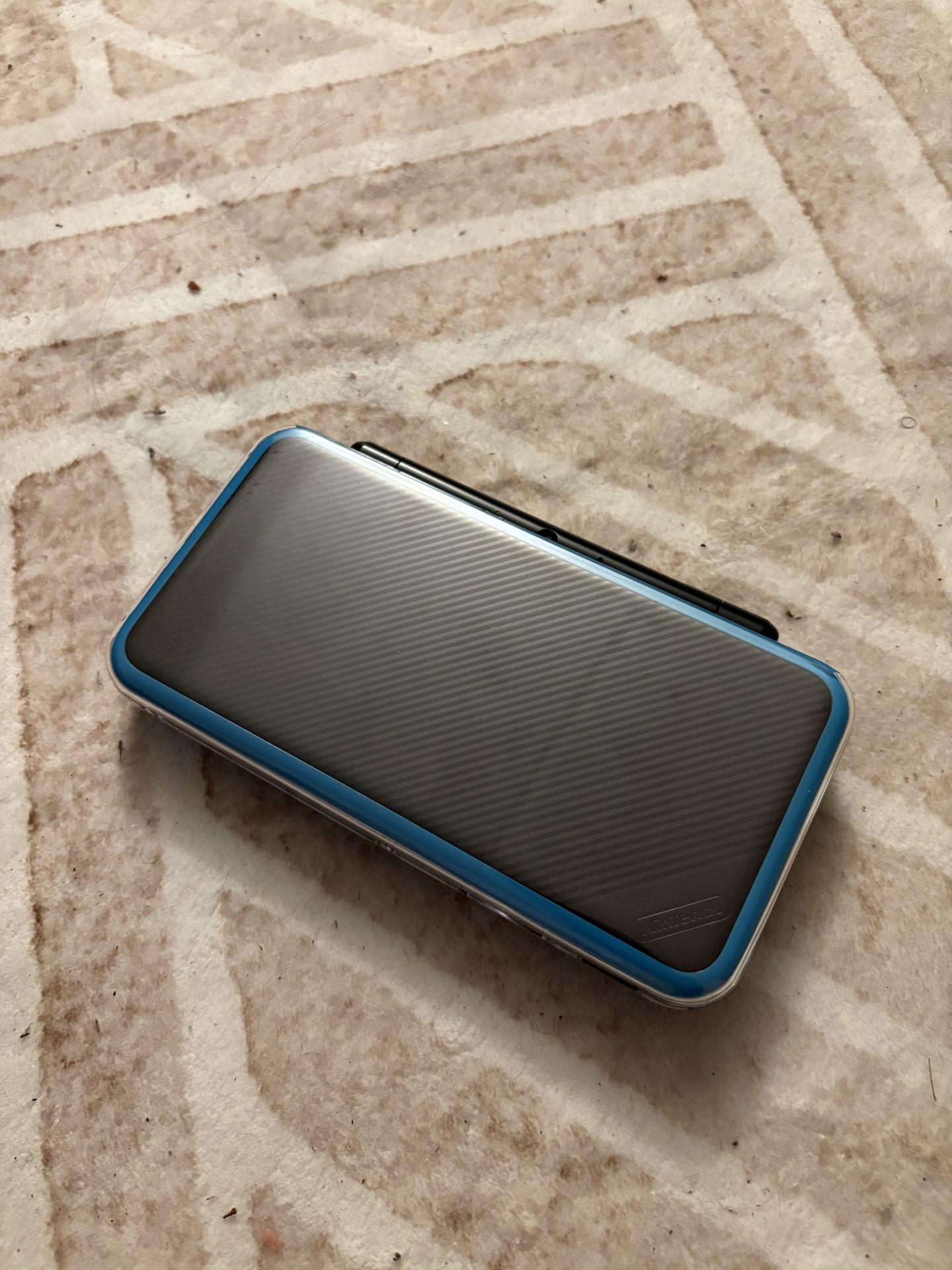 Nintendo 2DS XL with Protective Case