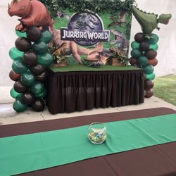 Dinosaur birthday party decoration