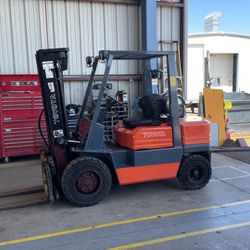 Forklift Toyota 5.000 LBS