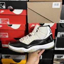 2018 Jordan Concord 11s size 10 USED But Clean