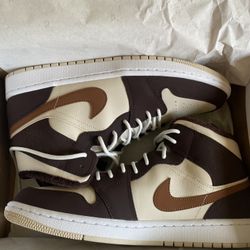 Jordan 1 Mid Brown Basalt Oatmeal