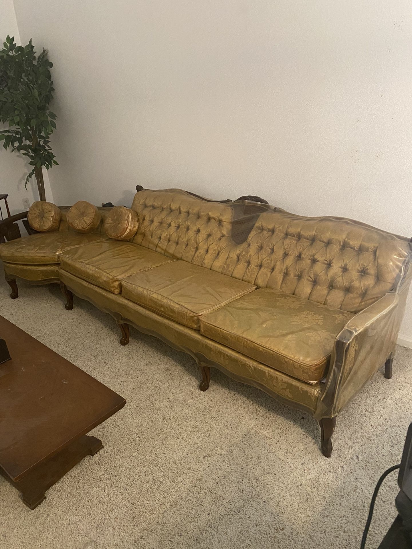 Vintage/antique Sofa/Couch…