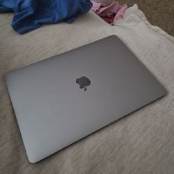 Macbook Pro M2