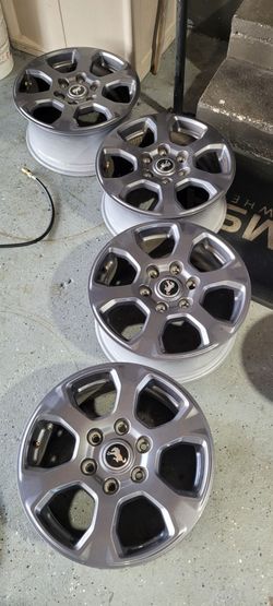 New OEM  bronco wheels 17"