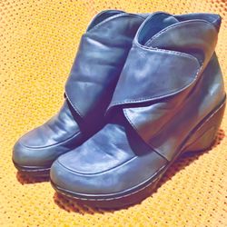 Jambi Women’s Ankle Boots 8.5