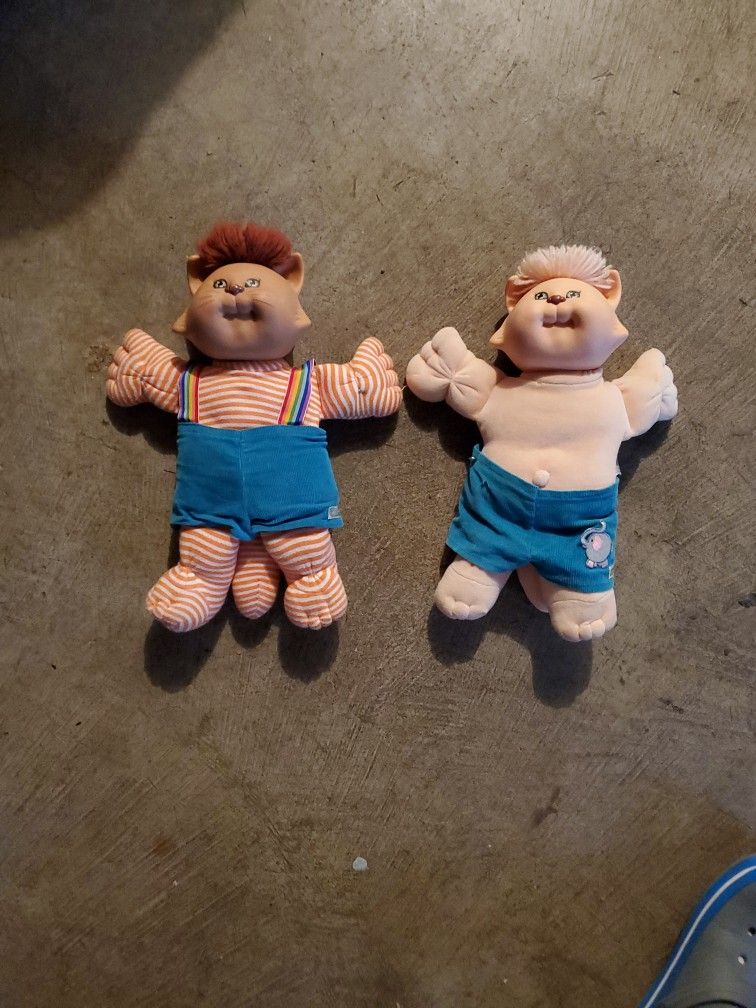 2 Cabbage Patch Kids Dolls 1985