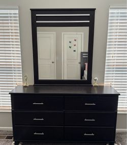 Black Dresser with 6 big drawers with big size Mirror