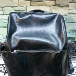 JEN & CO Black Leather Backpack.