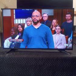 50 Inch Roku 4k Smart Beautiful Tv Comes With Remote Control Shows Great Picture Works Perfect Guaranteed 