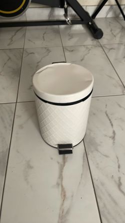 Botesito pequeño para basura trash can