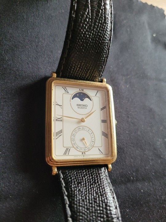 Seiko Tank Moonphase Watch