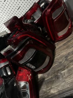 2022 ram 2500 tail light 