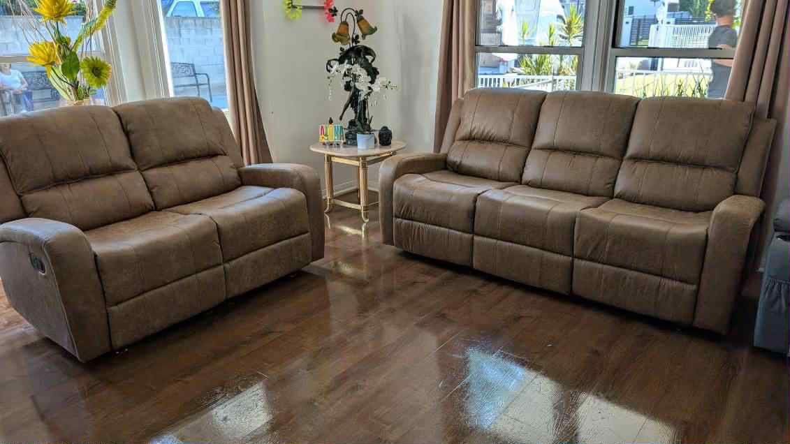 New Recliner Couch And Love Seat Set / Free Delivery