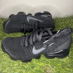 Nike Vapor Max Flyknit Triple Black (6.5 W)
