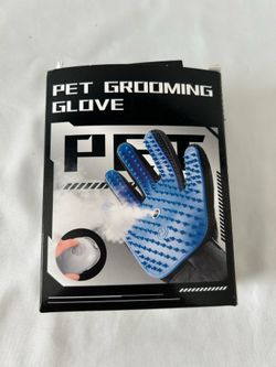 Pet Grooming Glove with Spray Mist – Deshedding Massage Brush for Cats & Dogs