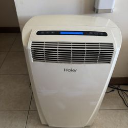 Portable Aircondition With All The Attachments 
