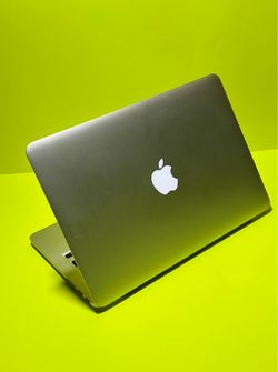 Apple MacBook Pro 13” Retina i5/8GB/256GB SSD $180