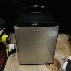 Mini Fridge 