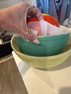 Set Of Three Pyrex Bowls Vintage