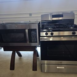 GE 30 in. 4.8 cu. ft. Freestanding Gas Range & Microwave in Stainless Steel 