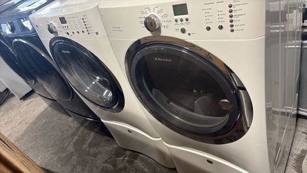 Electrolux Frontload Washer Gas Dryer Set With Pedestals!
