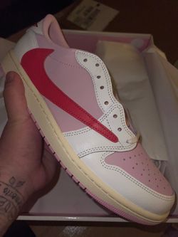 Travis Scott X Jordan 1’s  10.5M