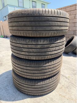 275 50 22 Pirelli con 80% de Vida las 4
