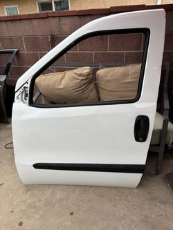 LEFT DRIVER SIDE FRONT DOOR 2019 RAM PROMASTER CITY (WHITE)