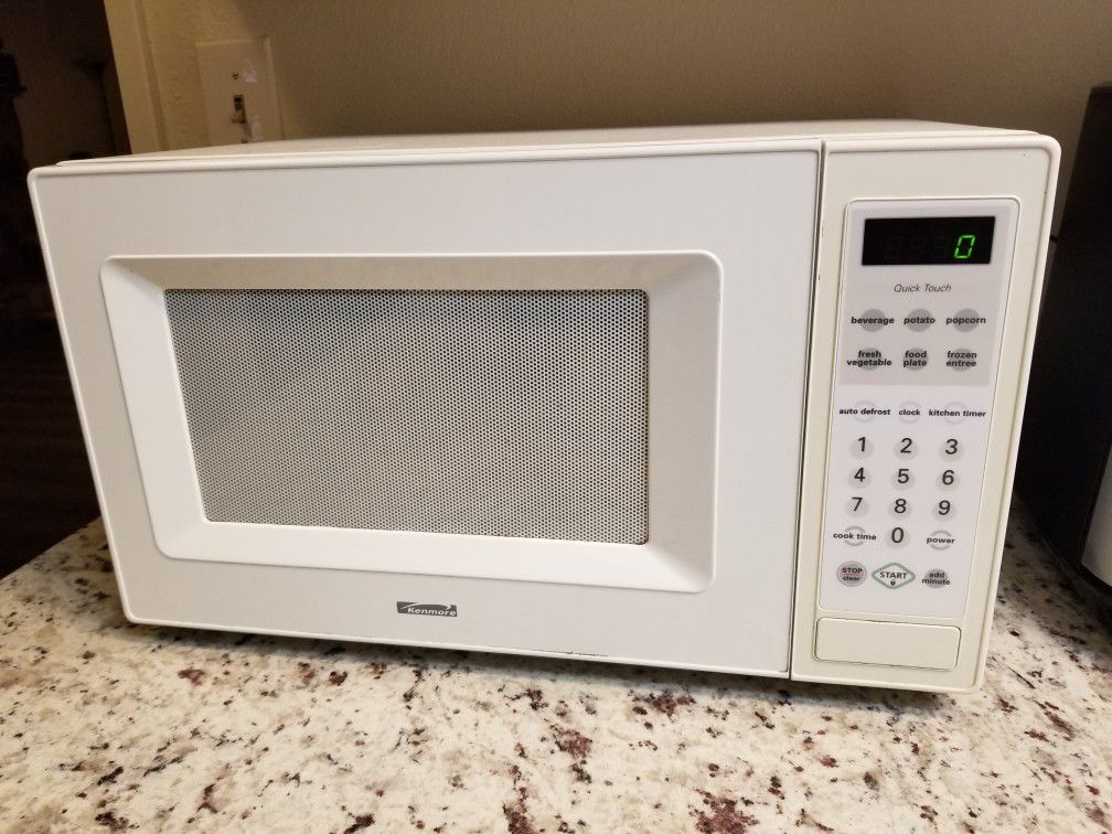 1000 watt Kenmore microwave large white