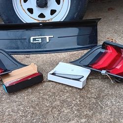 Mustang GT Trunk Lid Tail Lights